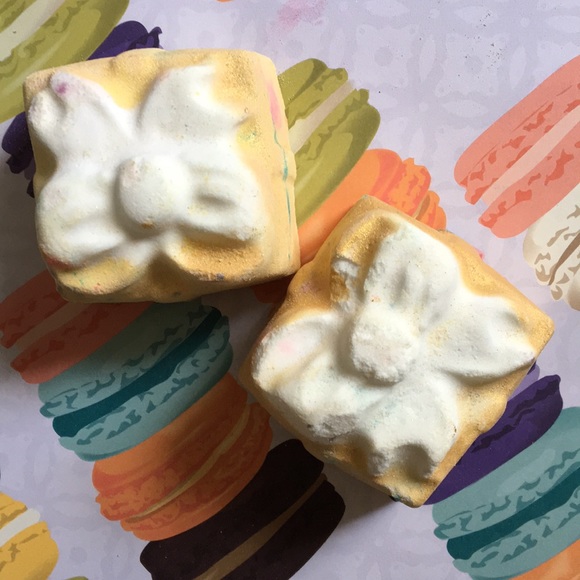 FREE w$25 purchase! Lush Golden Wonder Bomb new! - Picture 5 of 8